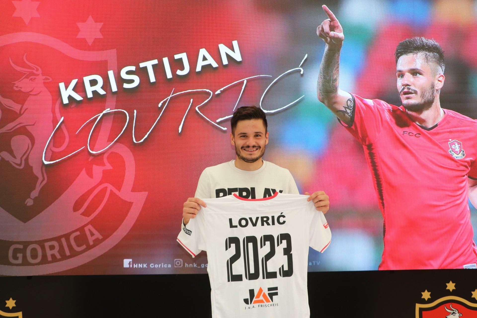 Lovrić potpisao do 2023. godine: 'Sretan sam, ostajem u svom klubu!'